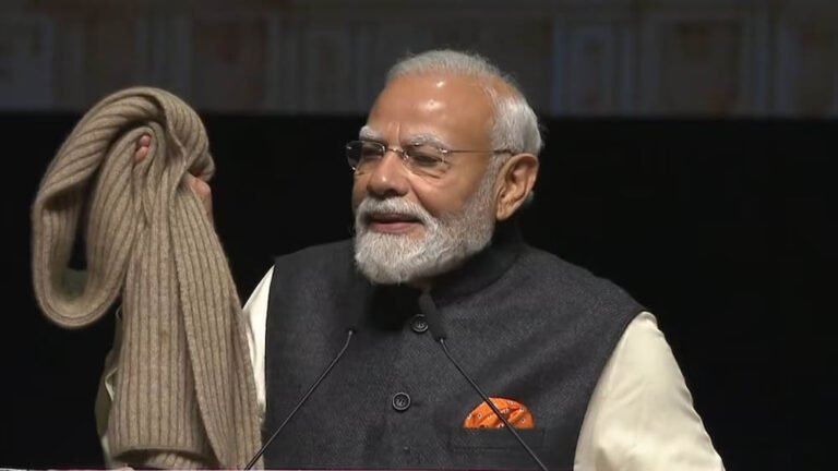‘वो मफलर आज भी संभालकर रखा है’, न्यूजीलैंड में भारतीय समुदाय के बीच भावुक हुए प्रधानमंत्री मोदी