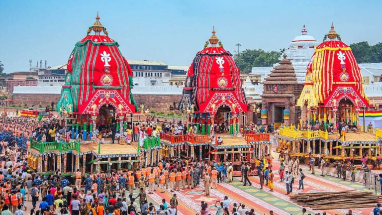 जगन्नाथ रथ यात्रा का अहम पड़ाव, आज श्रीमंदिर के समक्ष लाए जाएंगे तीनों रथ; कल होगी मौसीबाड़ी यात्रा