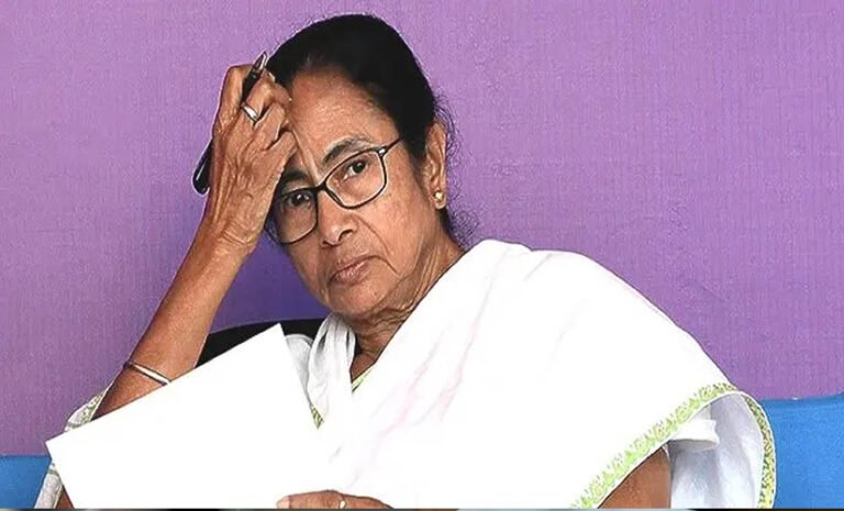 TMC पर बड़ी कार्रवाई, पार्टी के 3 बैंक खाते फ्रीज, जेट और हेलीकॉप्टर खरीद केस में बढ़ी मुश्किलें