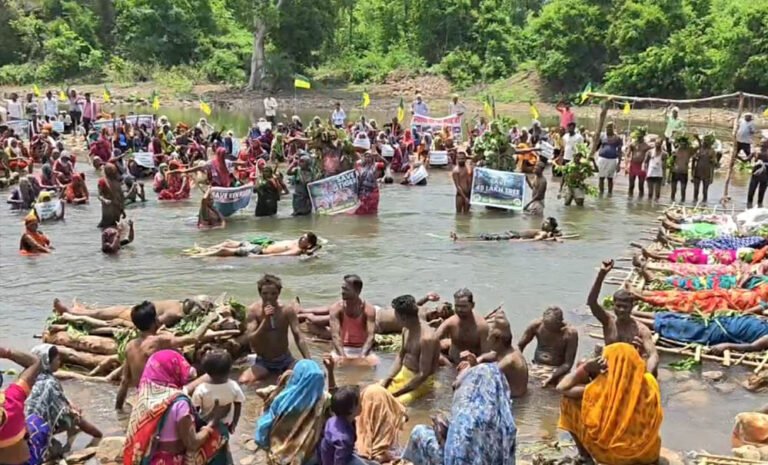 केन-बेतवा लिंक परियोजना पर बढ़ा तनाव, प्रशासन ने चिता आंदोलन हटाया, प्रभावितों का अनशन अब भी जारी