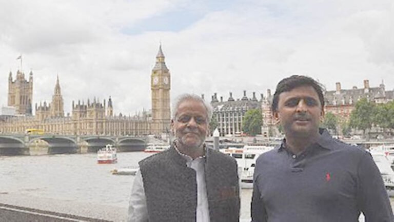 अखिलेश का लंदन दौरा बना चर्चा का विषय, सियासी गलियारों में तेज हुई अटकलें