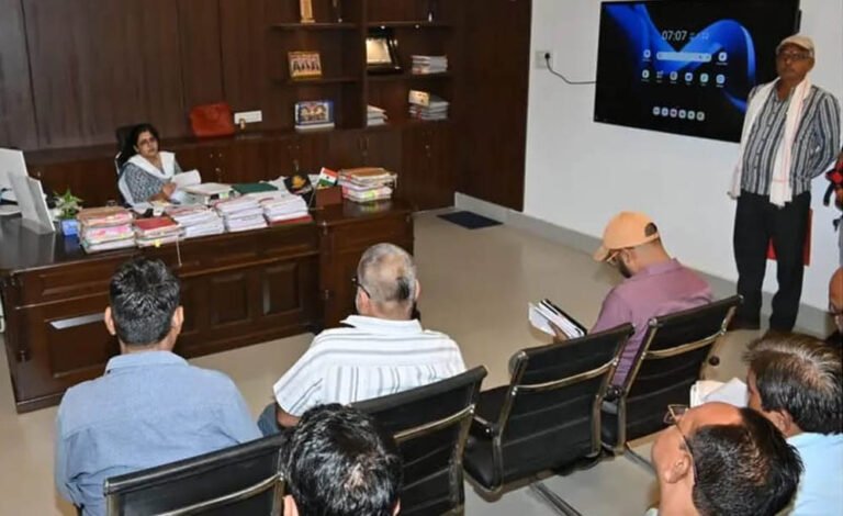 राजस्व वसूली में लापरवाही नहीं होगी बर्दाश्त, लक्ष्य पूर्ति के लिए वर्तमान प्रयासों में लाए गति, निगमायुक्त ने राजस्व वसूली की समीक्षा बैठक में दिए सख्त निर्देश
