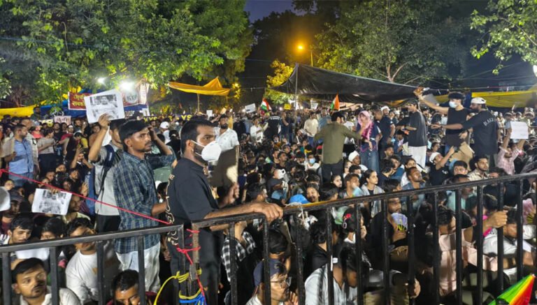 कॉकरोच जनता पार्टी ने फिर दी आंदोलन की धमकी, क्या है इसके पीछे की बड़ी वजह?