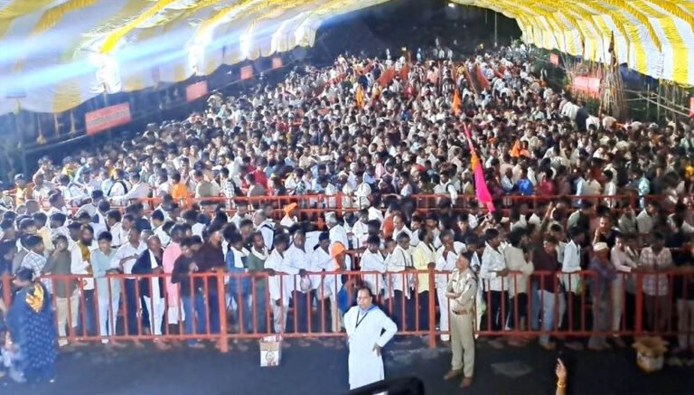 श्री दादाजी धाम खंडवा में गुरु पूर्णिमा महोत्सव शुरू, डेढ़ लाख भक्तों की भीड़; स्पेशल मेमू ट्रेन और 500 भंडारों की व्यवस्था
