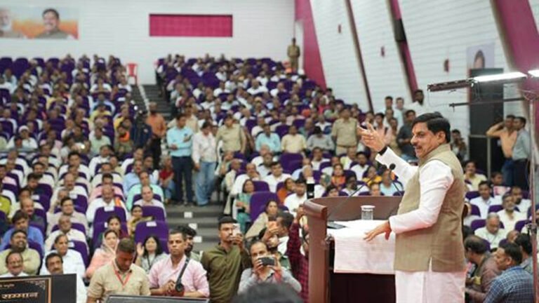 मुख्यमंत्री डॉ. यादव बोले- दादा ईश्वरदास रोहाणी जनसेवा और लोकतांत्रिक मूल्यों के प्रति समर्पित कर्मयोगी थे