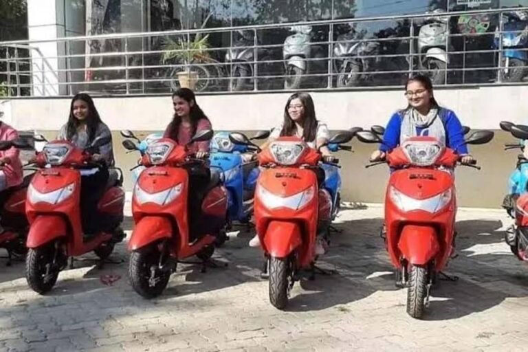रानी लक्ष्मीबाई स्कूटी योजना के नियम बदलेंगे, ज्यादा छात्राओं को मिलेगा लाभ