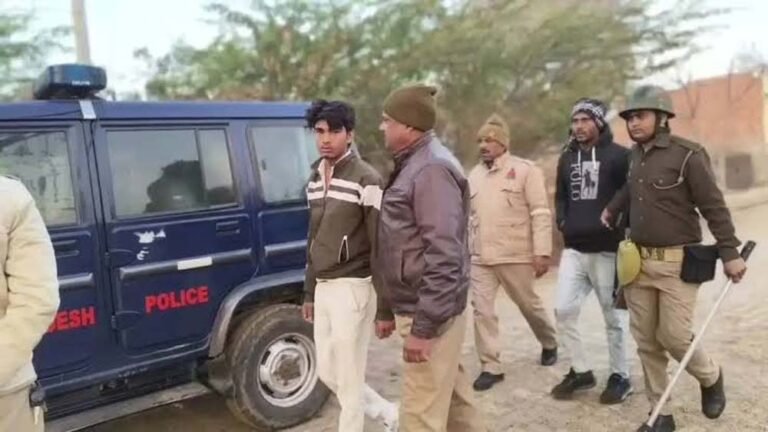 यूपी के मिनी जामताड़ा में बड़ी कार्रवाई, 60 मोबाइल समेत कई उपकरण बरामद