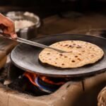 रोटी बनाते समय रखें ये वास्तु नियम, घर में आएगी सुख-समृद्धि