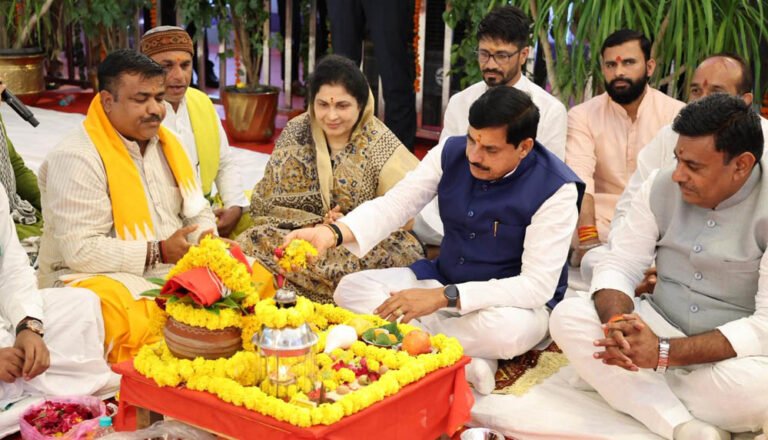 CM डॉ. मोहन यादव ने किया स्मार्ट इंडस्ट्रियल पार्क का भूमि-पूजन, बोले- गरीब, अन्नदाता, युवा और नारी का होगा कल्याण