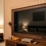 बेडरूम में टीवी लगाना कितना सही? जानिए वास्तु के अनुसार इसके असर
