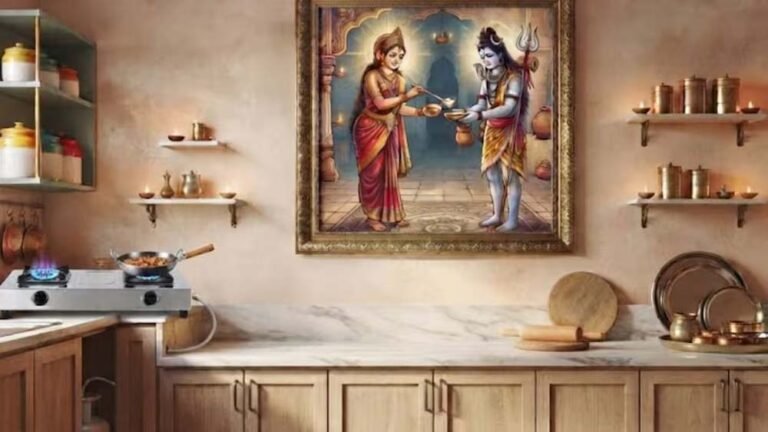 किचन में मां अन्नपूर्णा की तस्वीर लगाने से मिलते हैं ये लाभ