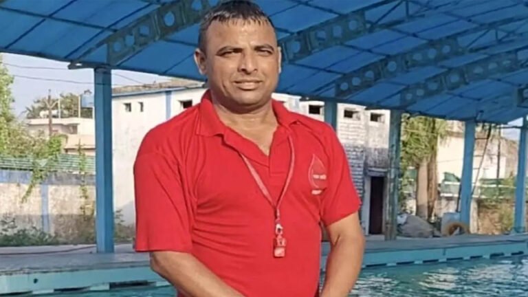 MP के रामबरन का कमाल! दिव्यांग तैराक इंग्लैंड में 36 किमी की चुनौती के लिए तैयार, बैतूल का बढ़ाएंगे मान