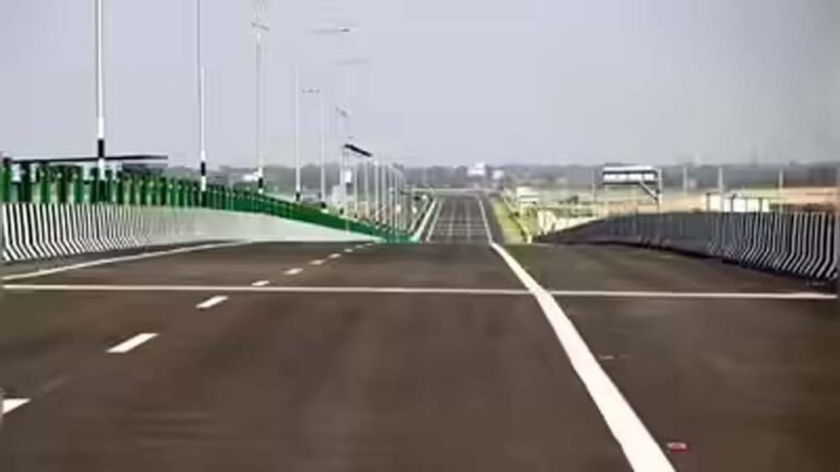 63 किमी लखनऊ-कानपुर एक्सप्रेसवे पर सबसे ज्यादा टोल की मार