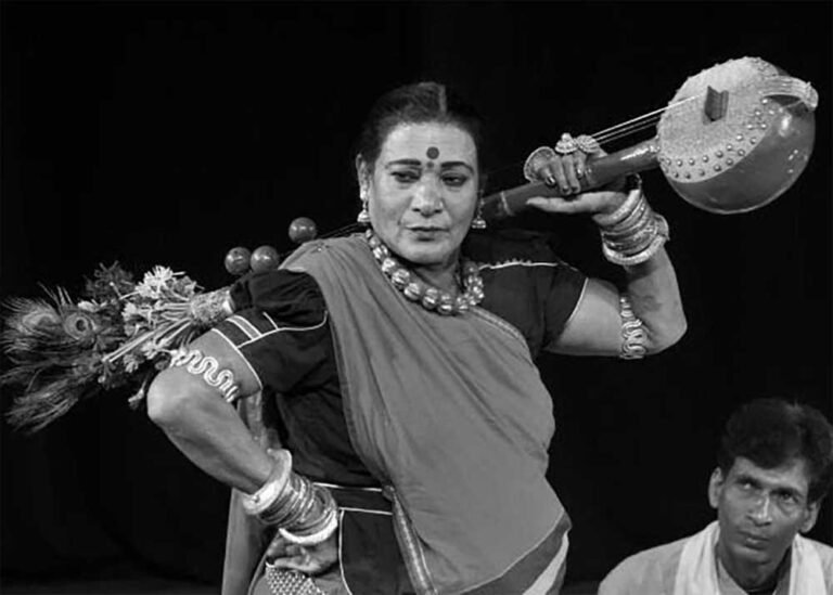 पंडवानी की विश्वविख्यात साधिका का पैतृक गांव गनियारी में पूरे राजकीय सम्मान के साथ हुआ अंतिम संस्कार; हजारों लोगों ने दी अंतिम श्रद्धांजलि