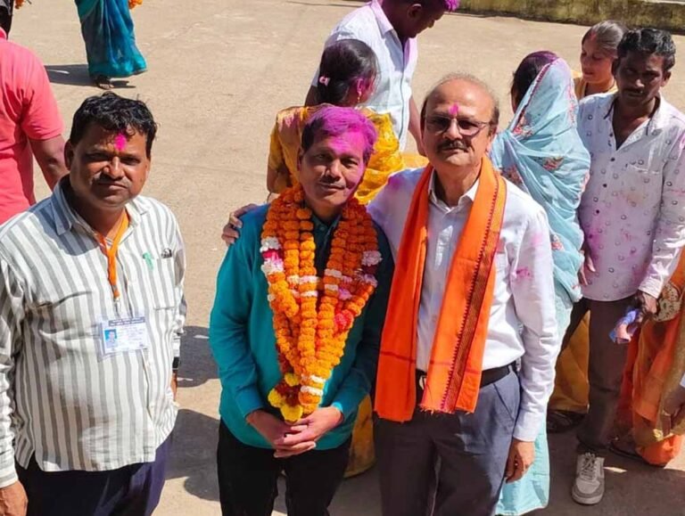 एक वोट से जीत, फिर विवाद, राजनांदगांव के पार्षद बोले- ‘जिसे कभी देखा नहीं, उसने मुझे पिता बता दिया’
