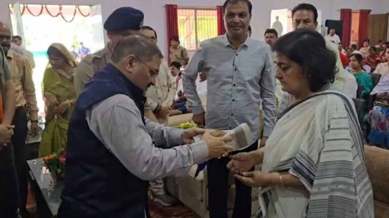 मदनवाड़ा नक्सल हमले के शहीदों को नमन, राजनांदगांव में SP विनोद कुमार चौबे सहित 29 जवानों को दी गई श्रद्धांजलि