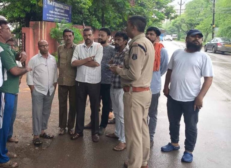स्कूल बसों पर सख्ती, रायपुर में 200 बसों और उनके ड्राइवरों की पुलिस जांच शुरू