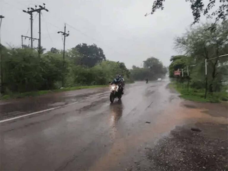 छत्तीसगढ़ में फिर सक्रिय हुआ मौसम, अवदाब के प्रभाव से रायपुर सहित कई इलाकों में झमाझम बारिश के आसार