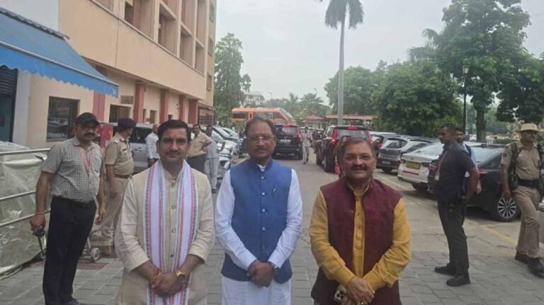 छत्तीसगढ़ को रेल विकास की बड़ी उम्मीद, मंत्री ने परियोजनाएं बढ़ाने का दिया भरोसा, CM साय का बड़ा बयान