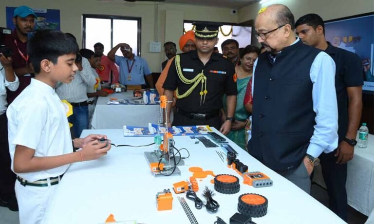 छत्तीसगढ़ के राज्यपाल डेका का बड़ा संदेश, कहा- रोबोटिक्स और AI बनें मानव सेवा का माध्यम