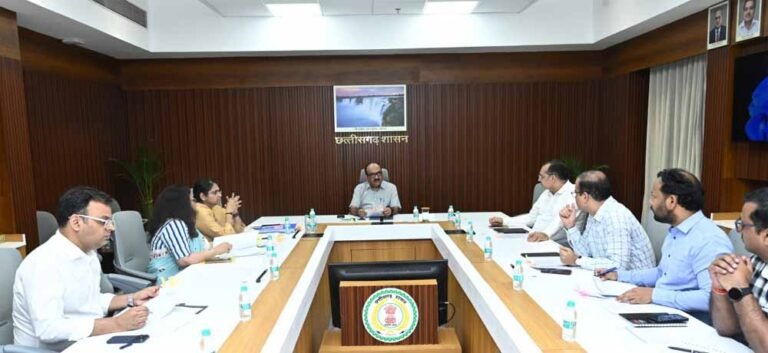 छत्तीसगढ़ में PM Awas Yojana 2.0 की समीक्षा, मुख्य सचिव ने पात्र आवासहीनों को लाभ दिलाने के दिए निर्देश