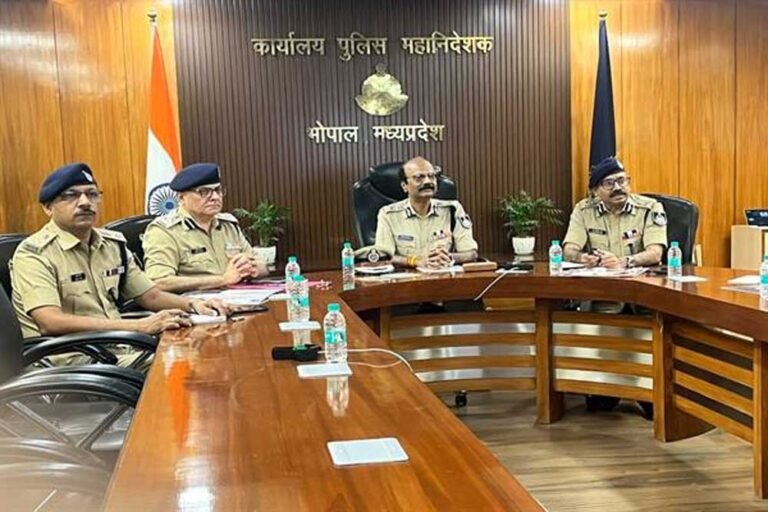 सभी जोन, रेंज एवं जिलों के वरिष्‍ठ पुलिस अधिकारियों को वीडियो कॉन्फ्रेंसिंग के माध्यम से दिए विस्तृत दिशा-निर्देश