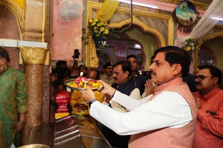 गुरू पूर्णिमा महोत्सव में शामिल होकर संतों का प्राप्त किया आशीर्वाद