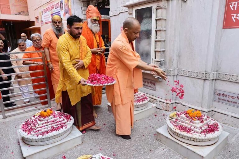श्री दूधेश्वरनाथ धाम में मुख्यमंत्री ने बटुकों व साधु-संतों से किया संवाद