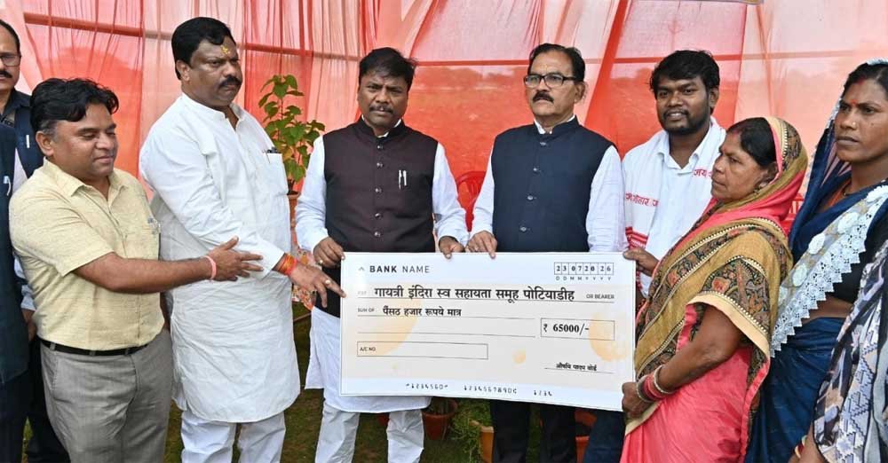 पोटियाडीह में औषधीय खेती से स्व-सहायता समूह महिला सशक्तिकरण और आत्मनिर्भरता की नई मिसाल – मंत्री  केदार कश्यप