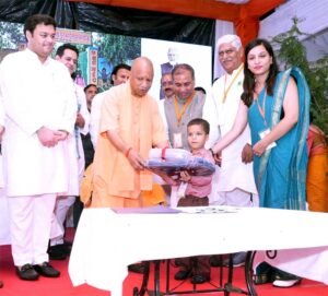 मुख्यमंत्री ने सहारनपुर से किया राज्यव्यापी स्कूल चलो अभियान के द्वितीय चरण का शुभारंभ