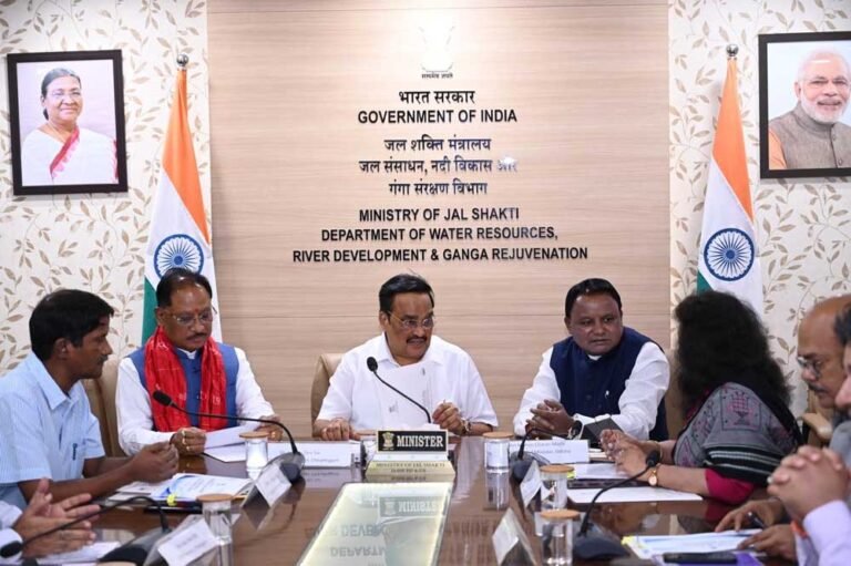 केंद्रीय जल शक्ति मंत्री  सीआर पाटिल की पहल पर छत्तीसगढ़ और ओडिशा के बीच नई दिल्ली में हुई  बैठक