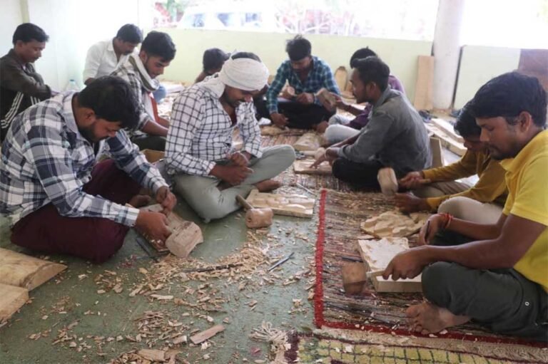 शहडोल के जनजातीय शिल्पकारों के सपनों को मिल रही नई उड़ान