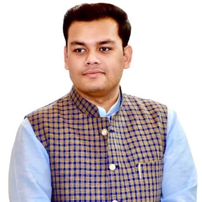 ‘पहले अपने शासनकाल का हिसाब दें अखिलेश’, संदीप सिंह ने नकल कानून, पेपर लीक और शिक्षा बजट पर घेरा