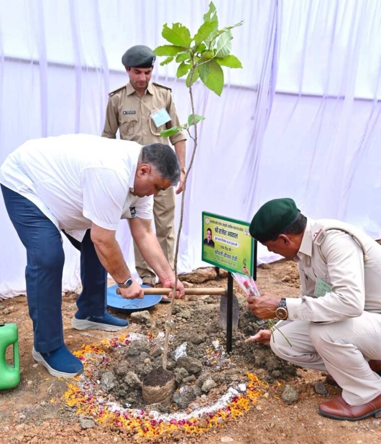 पर्यावरण संरक्षण का दिया संदेश; नवा रायपुर को “पीपल फॉर पीपल सिटी” बनाने के अभियान को बताया भविष्य के प्रति सामूहिक संकल्प