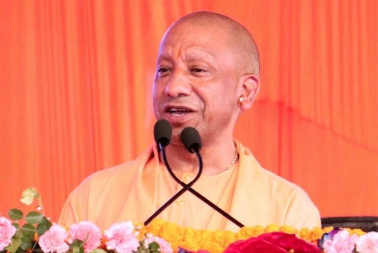 एफएसडीए आयुक्त के नेतृत्व में 15 ड्रग इंस्पेक्टरों की टीम ने 13 फर्मों पर मारे एक साथ छापे, अंतरराज्यीय नेटवर्क का हुआ खुलासा
