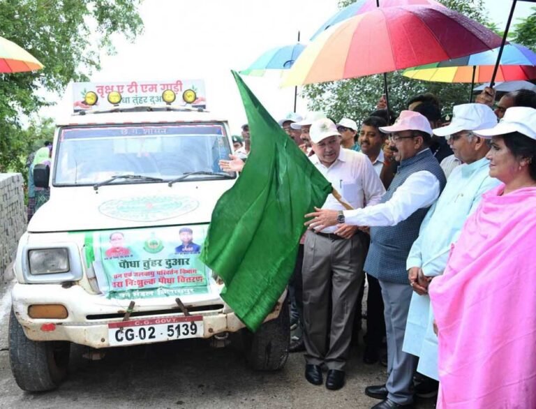 उप मुख्यमंत्री ने वन महोत्सव में पर्यावरण संरक्षण की दिलाई शपथ