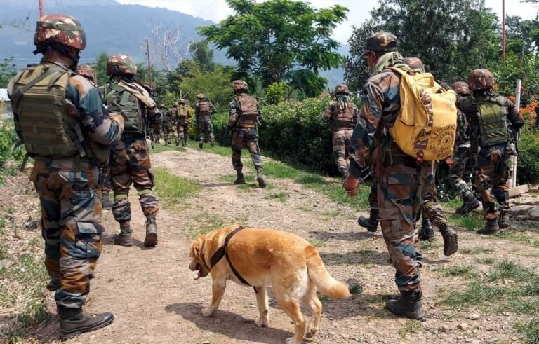 अनंतनाग के लाल चौक पर चली गोलियां, आतंकी हमले के शक में जांच तेज; हेड कॉन्स्टेबल की मौत