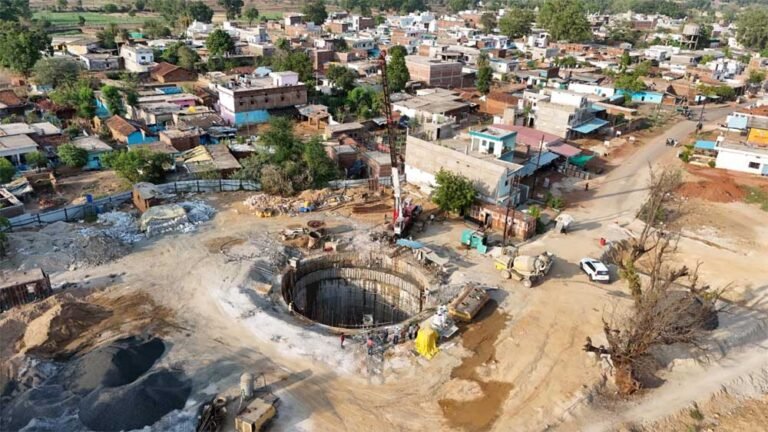 17 वर्षों की कठिन भू-गर्भीय चुनौती के बाद अंतिम चरण में पहुंची 11.952 किमी लंबी सुरंग नर्मदा का जल गुरुत्वाकर्षण से पहुंचेगा विंध्य के खेतों तक