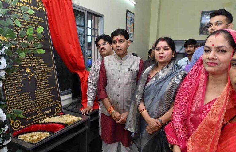 ​डिजिटल क्रांति का नया अध्याय- धमतरी के आमदी में अत्याधुनिक ई-लाइब्रेरी का लोकार्पण