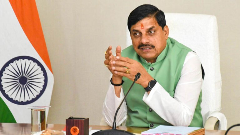 सरकारी खर्चों पर MP सरकार की कैंची, अफसरों के लिए व्हीकल पूलिंग अनिवार्य, हवाई यात्रा पर लगी रोक