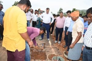 उप मुख्यमंत्री  विजय शर्मा के निर्देश पर बोड़ला के खारिया से अगरी तक पीएम जनमन योजना की सड़क की राज्य स्तरीय जांच