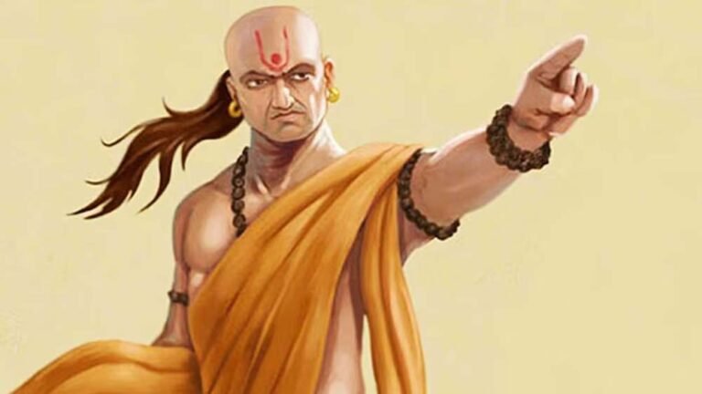 चाणक्य नीति: इन 4 लोगों से कभी साझा न करें अपनी कमाई और समस्याएं