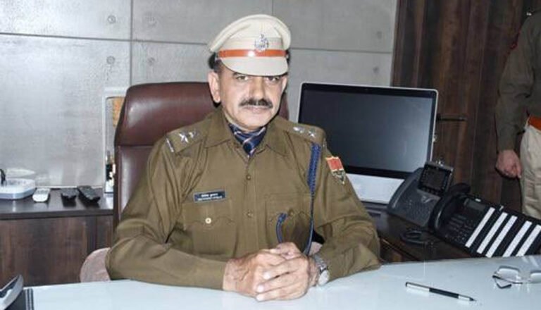 12 असफलताओं के बाद भी नहीं मानी हार, अब DIG बने IPS देवेंद्र कुमार बिश्नोई की कहानी