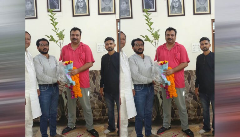 सतना विधायक सिद्धार्थ सिंह कुशवाहा डब्बू जी की उपस्थिति में योगेश तिवारी ने लगाया पौधा