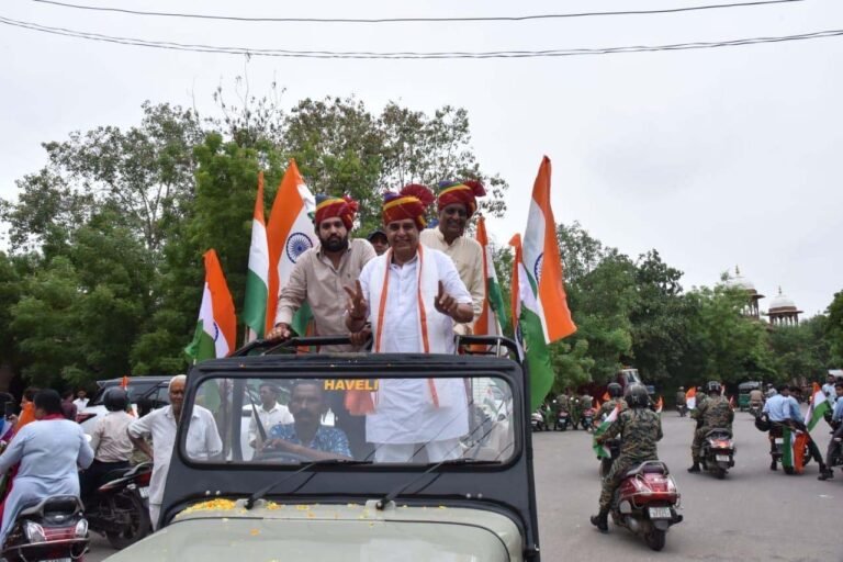 हर घर तिरंगा अभियान के तहत तिरंगामयी हुई सूर्यनगरी, गूंजे भारत माता के जयघोष