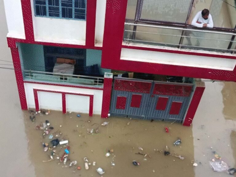 73.4 मिमी बारिश से प्रयागराज बेहाल, जलभराव से ट्रेनों का संचालन भी प्रभावित