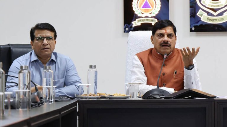 MP में अतिवृष्टि-बाढ़ की स्थिति पर CM मोहन यादव ने लिया जायजा, अधिकारियों को दिए अलर्ट रहने के निर्देश
