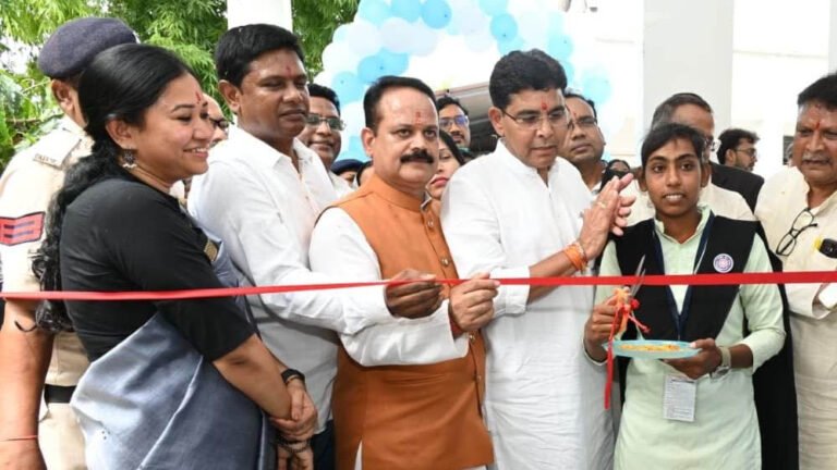 मंत्री टंक राम वर्मा का संदेश- सकारात्मक सोच और अच्छी संगति से तय होती है जीवन की दिशा