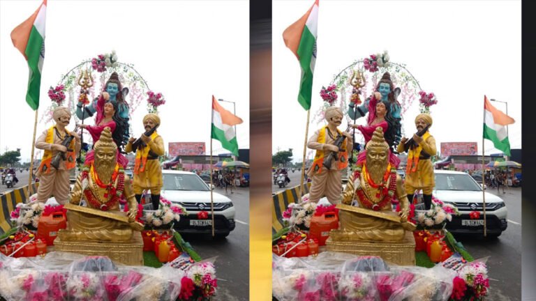 पौराणिक मान्यताओं संग विज्ञान और गुमनाम शहीदों के नाम पर सजी झांकियां