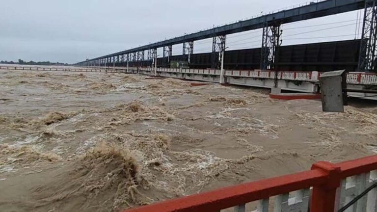 कोसी नदी ने बदला अपना रास्ता, 250 साल में 120 किमी खिसकी धारा